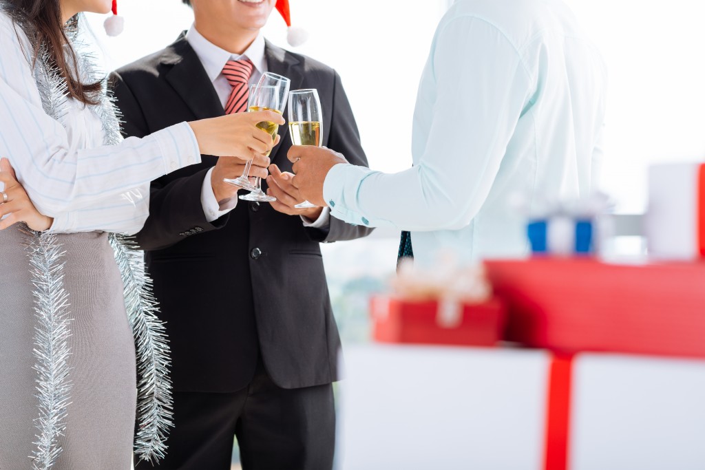 Benefits of Hosting Your Holiday Party in January